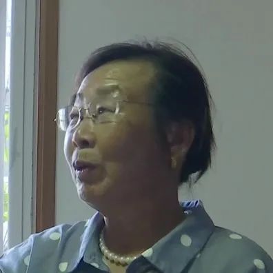 DƬ